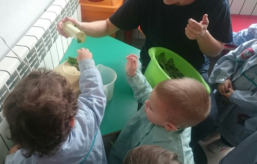 Mural de la primavera con espinacas en Nursery 1