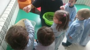 Mural de la primavera con espinacas en Nursery 1