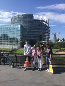 ALUMNOS DE 1º BACHILLERATO EN European Youth Event 