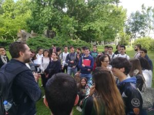 2º DE BACHILLERATO REALIZANDO LA PRUEBA DE LA EVAU