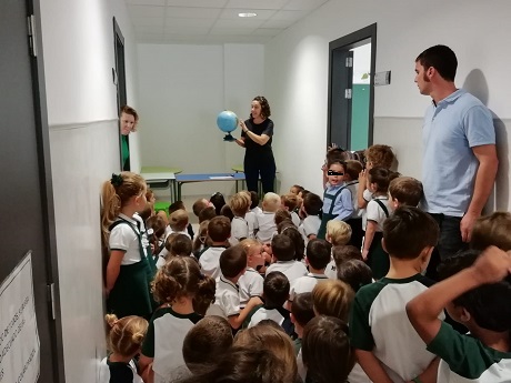 Un misterioso visitante viene a 3º de Infantil