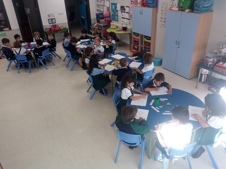 Los alumnos de 2º de Infantil trabajan la letra 'O''