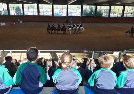 Alumnos de 2º de Primaria visitan las instalaciones de la Policía Municipal de Madrid