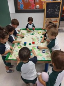 Conociendo al señor círculo en Nursery 2
