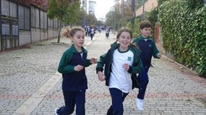 Carrera Solidaria Save de Children en Primaria