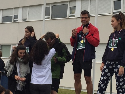 Carrera solidara de los alumnos de Bachillerato y padres de HBS