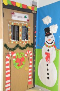 I Concurso de decoración de puertas navideñas