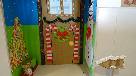 I Concurso de decoración de puertas navideñas