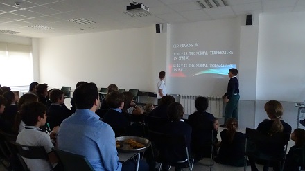 Visita de un médico estadounidense a 5º de Primaria