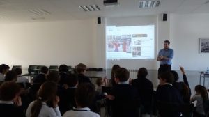 Visita de un médico estadounidense a 5º de Primaria