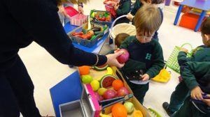 Hacen la compra en Nursery 2 en el mercado