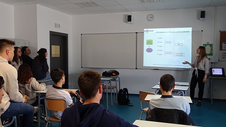 Información sobre las Fuerzas Armadas a los alumnos de 2º de Bachillerato