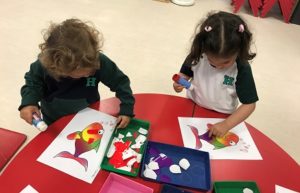 Decorando al pez arcoiris en Nursery 2