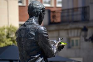 Los alumnos de 2º de Bachillerato hacen una ruta literaria