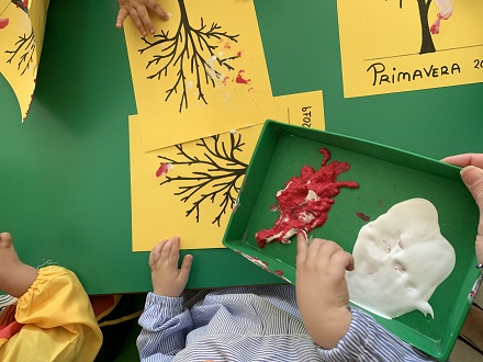 Manualidad de primavera en Nursery 1