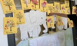 Manualidad de primavera en Nursery 1