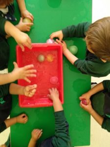Hielo de colores en Nursery 1