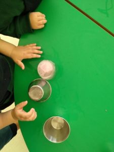 Hielo de colores en Nursery 1