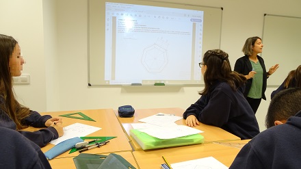 Dibujando polígonos regulares, en dibujo técnico en 1º de Bachillerato