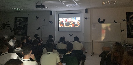Proyección de película china a los alumnos de 3º y 4º de ESO