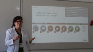 Científicas de la AECC con los alumnos de 1º de Bachillerato