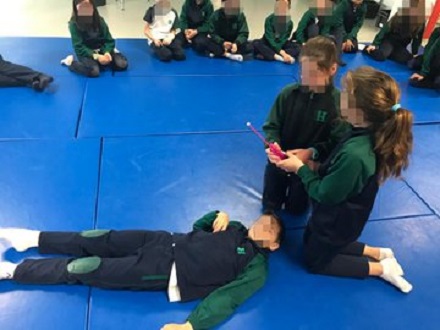 Taller de primeros auxilios en 4º de Primaria