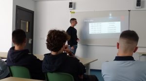 Explicación de cómo es su día en la Academia General Militar de Zaragoza 