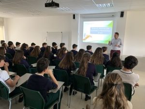 Reunión informativa de paso de curso para los alumnos de 2º y 3º de ESO