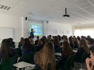 Reunión informativa de paso de curso para los alumnos de 2º y 3º de ESO
