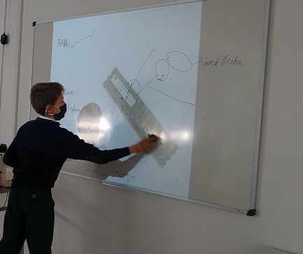 Estudiando los componentes del Hardware en 1º de ESO