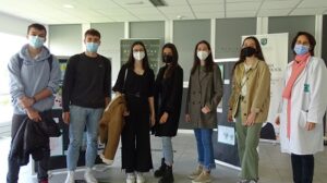 aNTIGUOS ALUMNOS VISITAN 2º DE bACHILLERATO